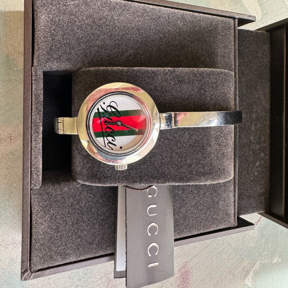 Gucci bracelet watch - Picture 2 of 3